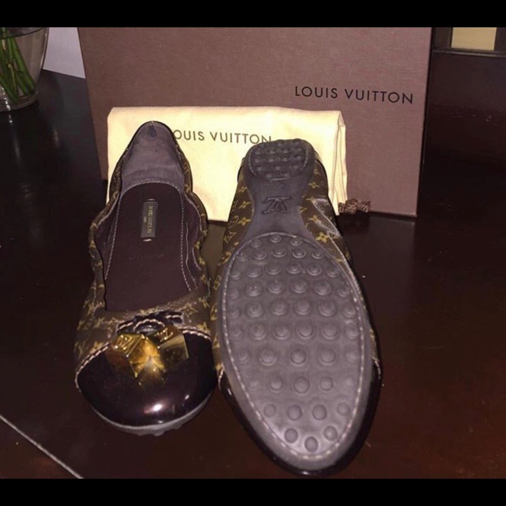 Authentic Louis Vuitton flats size 7